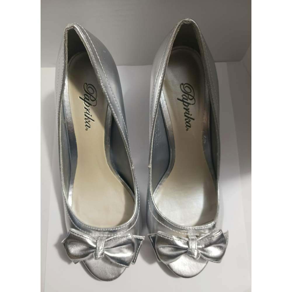 Paprika Silver Size 6 3.5" Sandals Heels Shoes